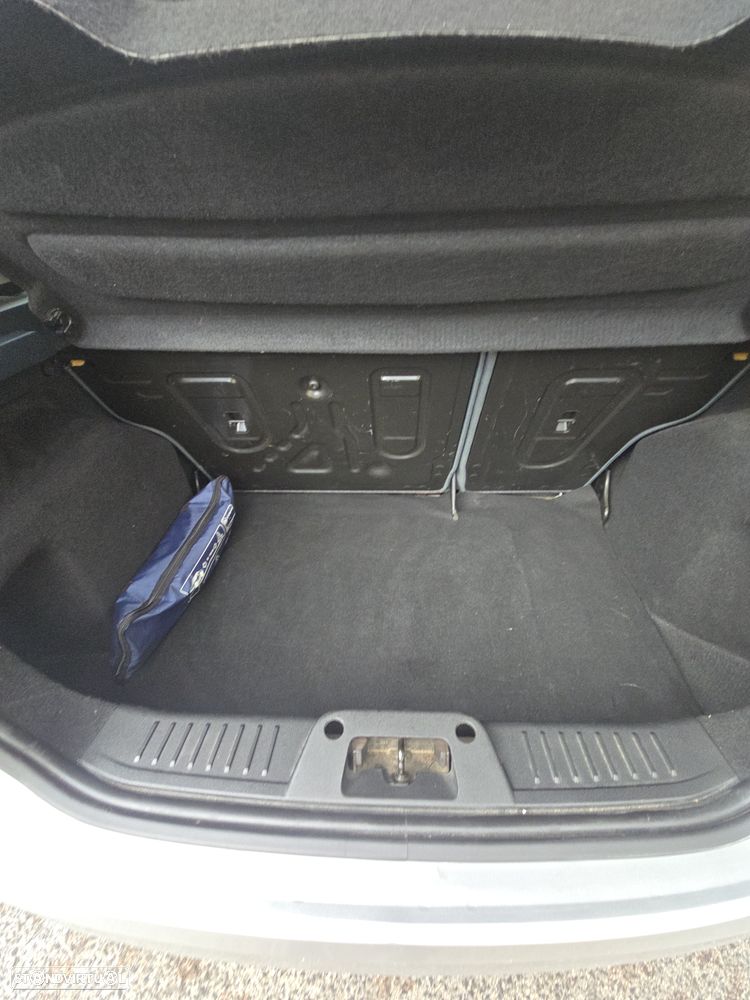 Ford Fiesta - 30