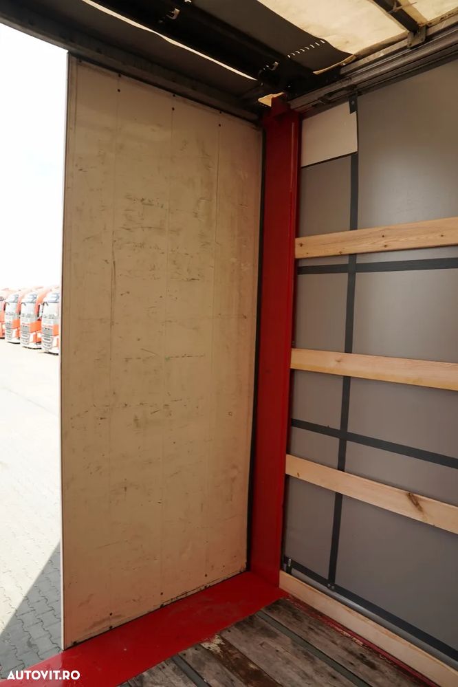 Fruehauf / SEMIREMORCĂ CU PRELATĂ (CURTAINSIDER) / TRANSPORT PALETI / PLATFORMĂ HIDRAULICĂ DHOLLANDIA - 2.000 KG / PODEA REZISTENTĂ (HEAVY-DUTY) / AXĂ LIFTABILĂ / AXE SAF / - 22