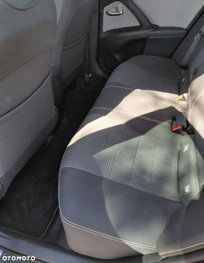 Toyota Avensis 1.8 Active - 7