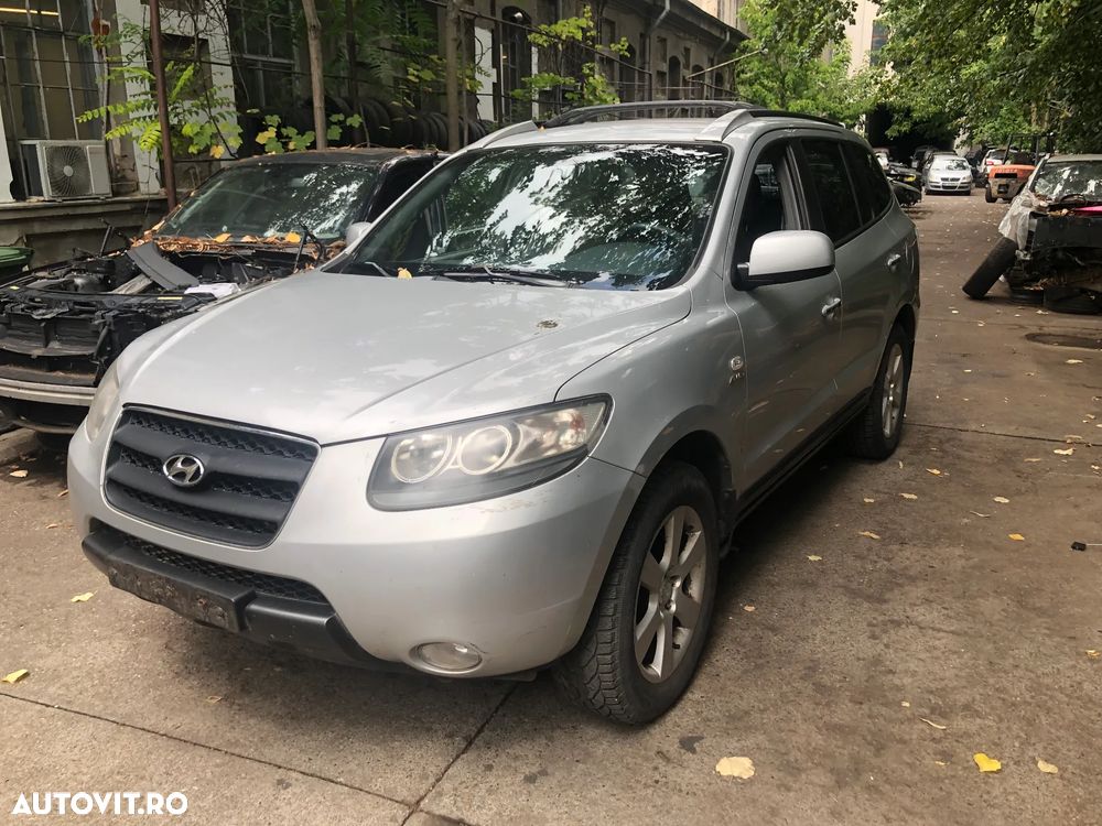 Dezmembrez Hyundai Santa Fe 2 gri argintiu 2,2 diesel cutie manuala 2007