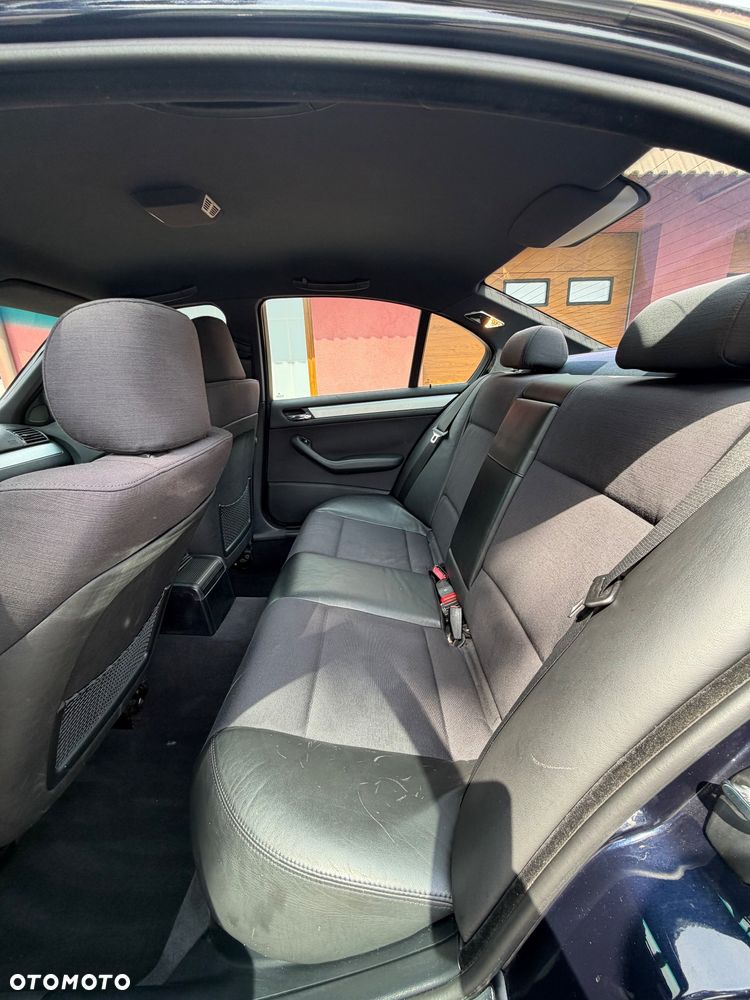 BMW Seria 3 330i Edition Exclusive - 16