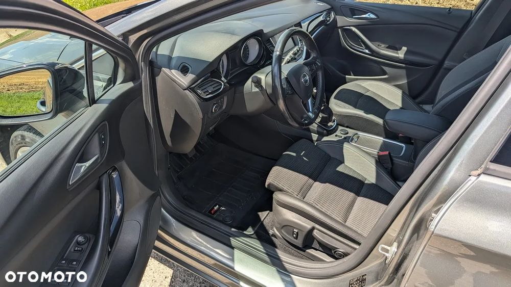 Opel Astra 1.2 T Edition S&S - 9