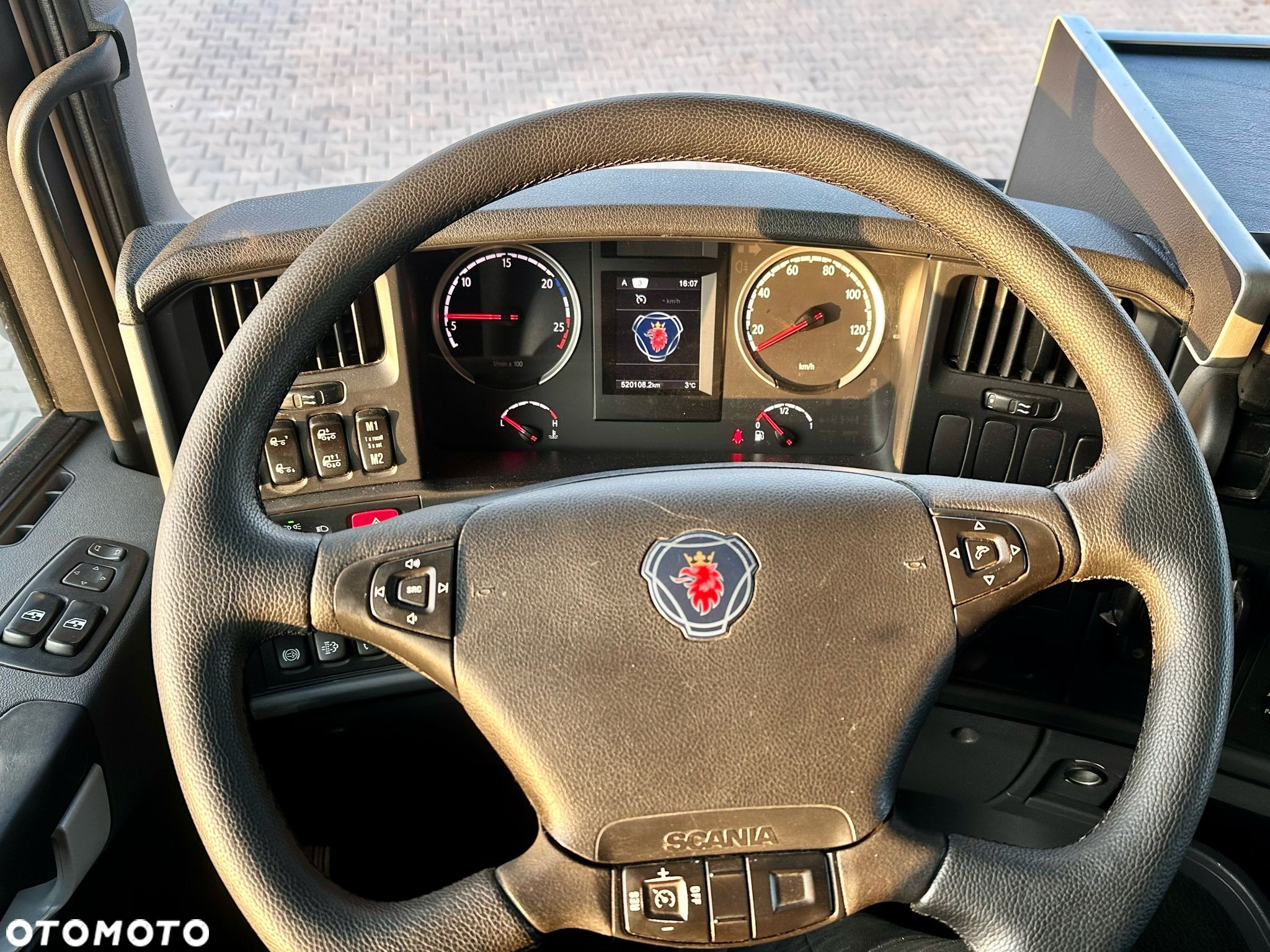 Scania G360 / IZOTERMA / 6.8 M DŁUGOŚCI / AUTOMAT / CAŁA NA PODUSZKACH / KLIMA POSTOJOWA / ELEKTRYCZNA ROLETA TYŁ / SYPIALKA - 19