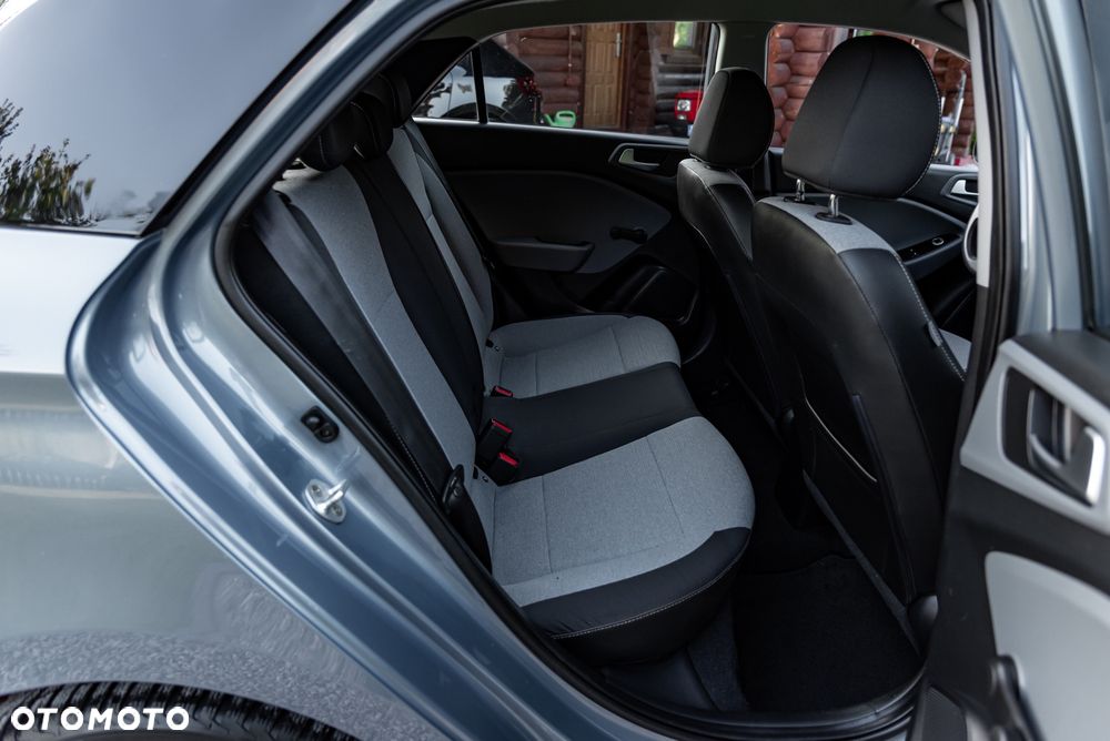 Hyundai i20 - 23