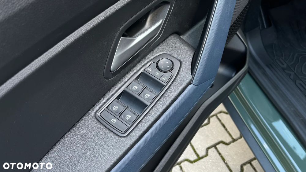 Dacia Duster 1.6 Full Hybrid 140 Journey MMT - 11