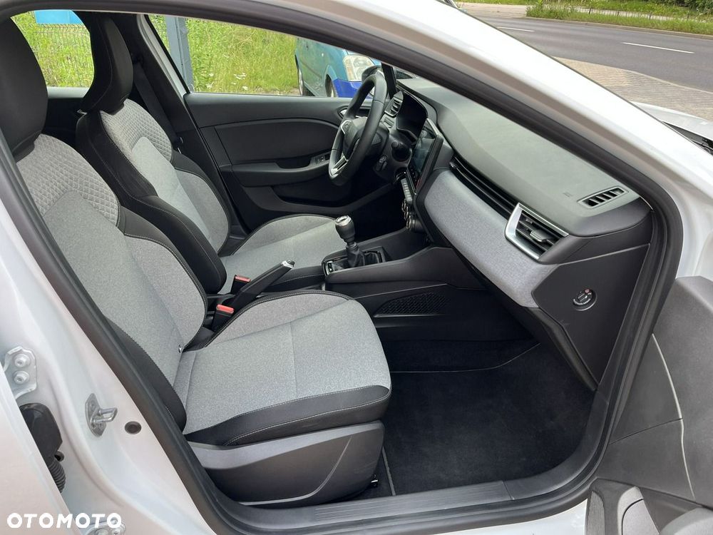 Renault Clio - 22