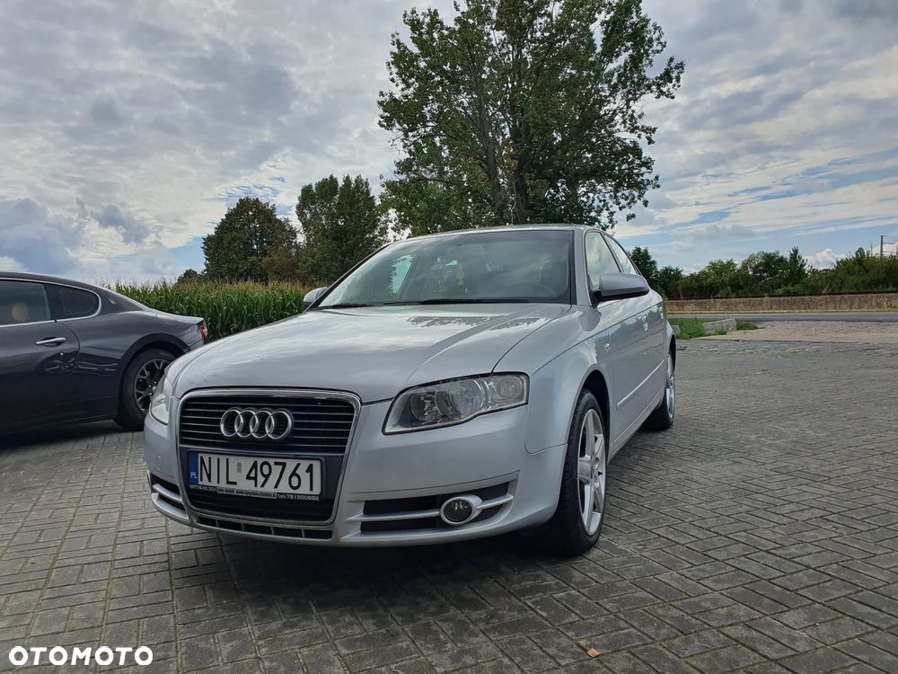 Audi A4 Limousine - 1