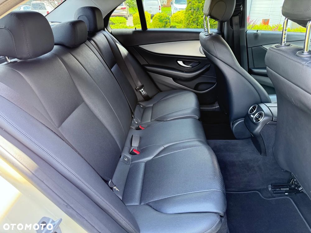 Mercedes-Benz Klasa E 200 d 9G-TRONIC AMG Line - 24