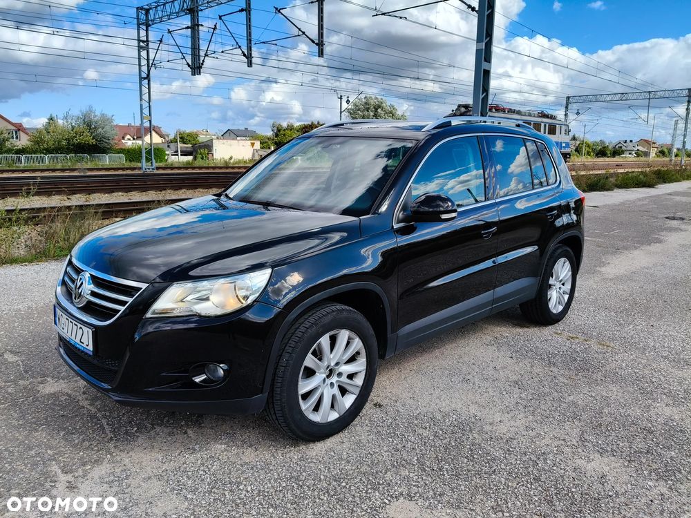 Volkswagen Tiguan - 1