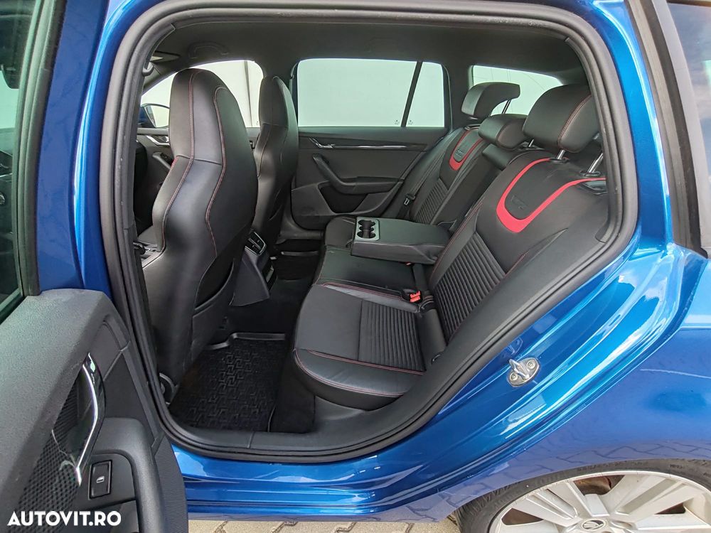 Skoda Octavia 2.0 TSI DSG RS - 6