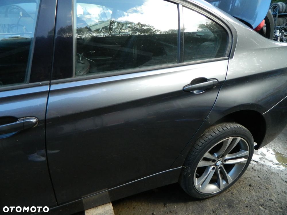 BMW F30 B39 mineralgrau na części - 16