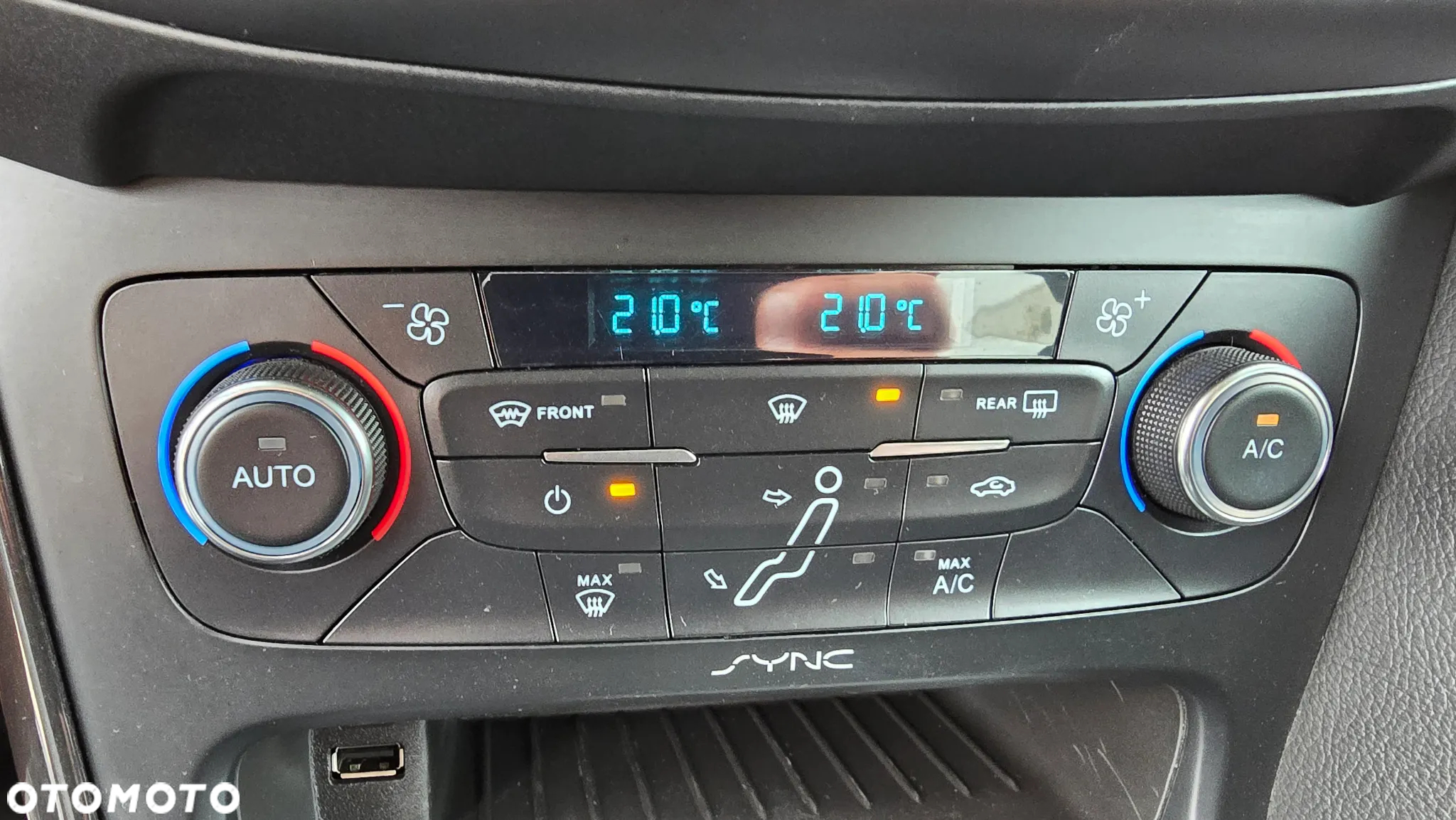 Ford Focus 2.0 TDCi Titanium ASS - 33