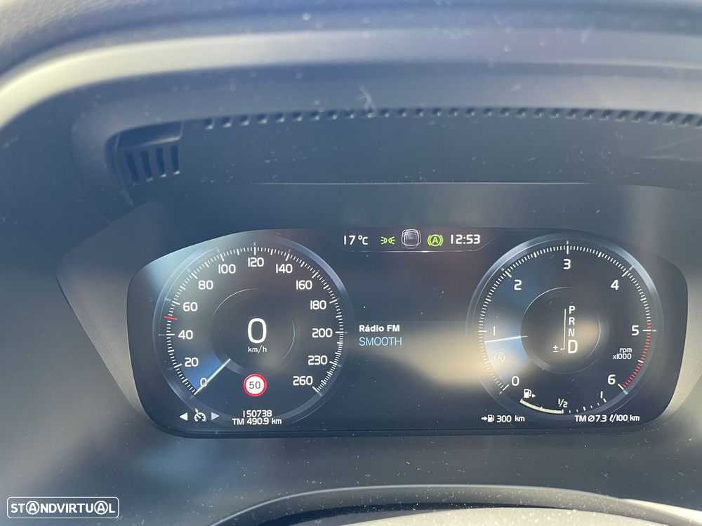 Volvo XC 60 2.0 D4 R-Design AWD Geartronic - 9