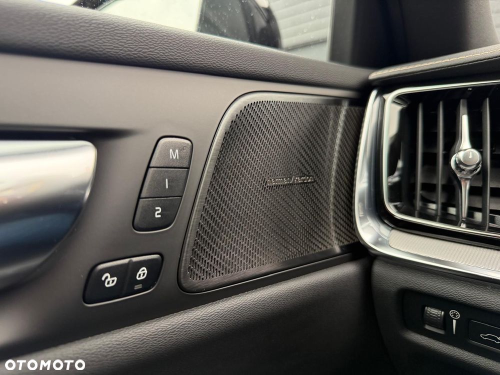 Volvo V60 T6 AWD Recharge Geartronic RDesign - 20