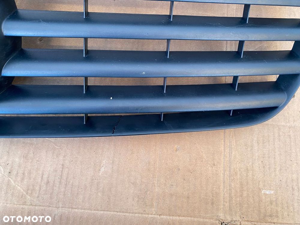 VW T5 CARAVELLE MULTIVAN 03- ATRAPA GRILL ORYGINAŁ ZNACZEK CHROM 7H0807101 - 5