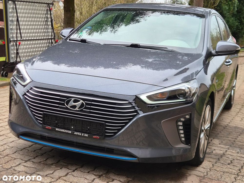 Hyundai IONIQ - 10