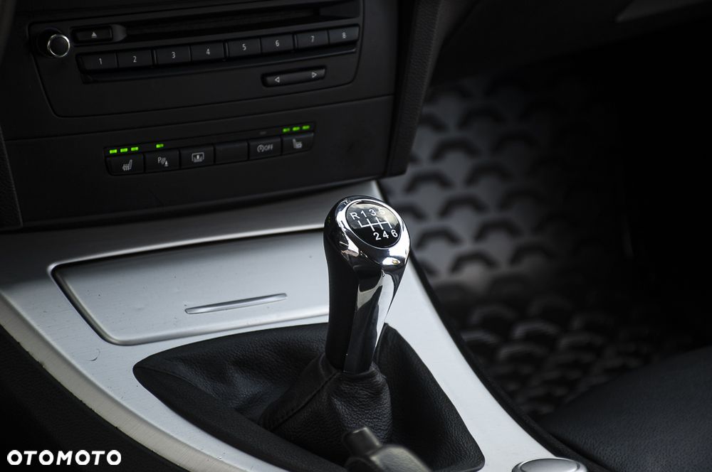 BMW Seria 3 318i Edition Sport - 36