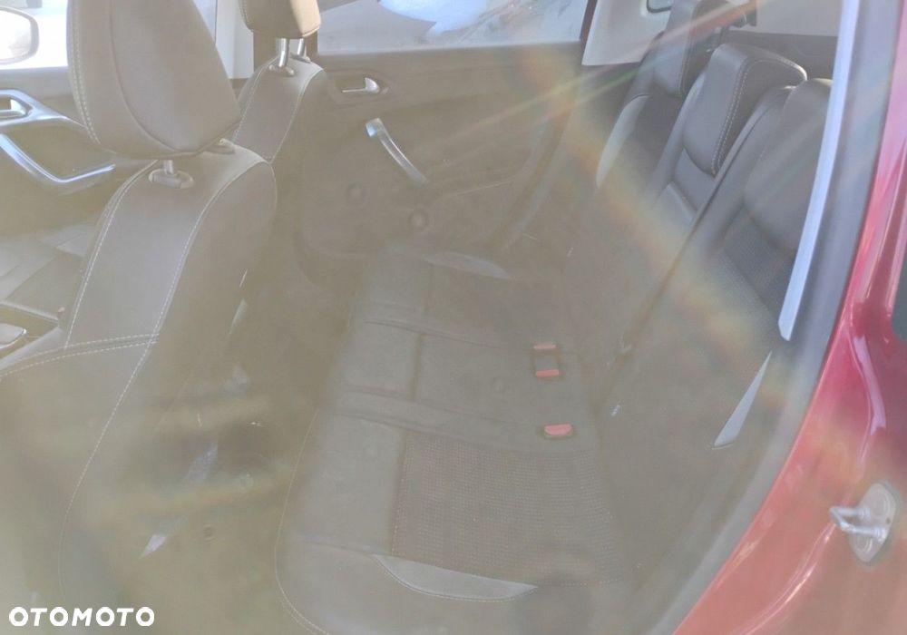 Peugeot 2008 - 10