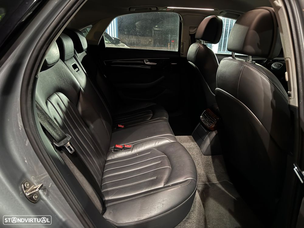 Audi A8 3.0 TDI DPF clean quattro tiptronic - 29