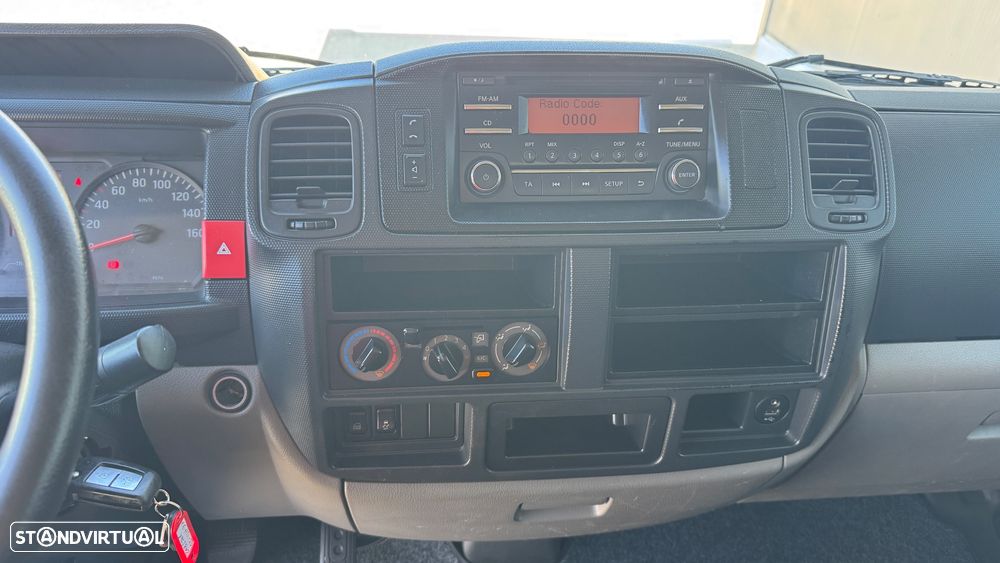 Nissan Cabstar C/ Plat. Elevatória NT 400 3.0 dCi - 27