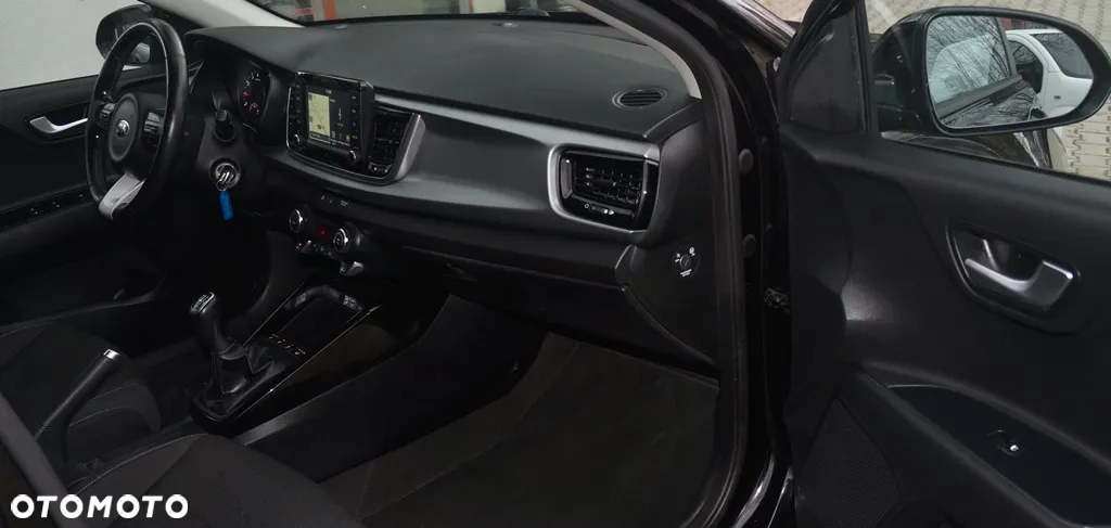 Kia Rio - 33