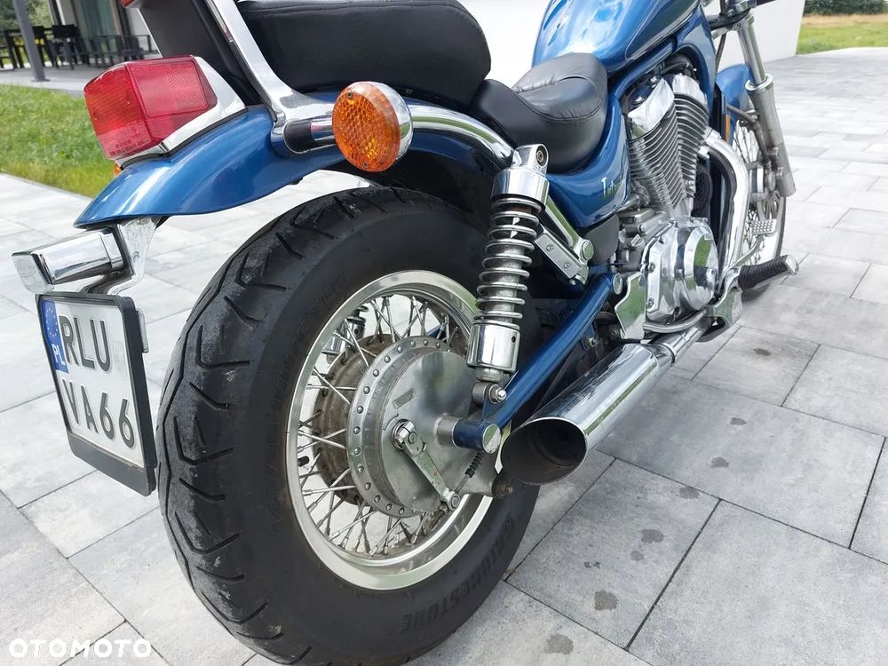 Suzuki Intruder - 14