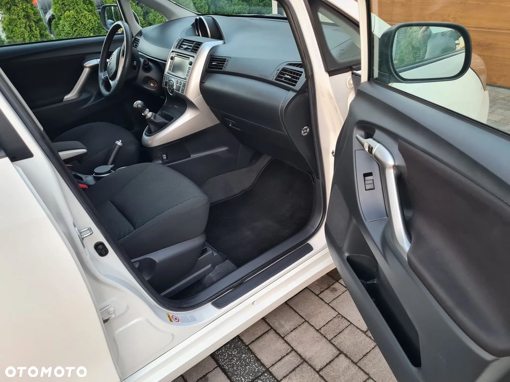 Toyota Verso 1.8 Premium EU5 - 21