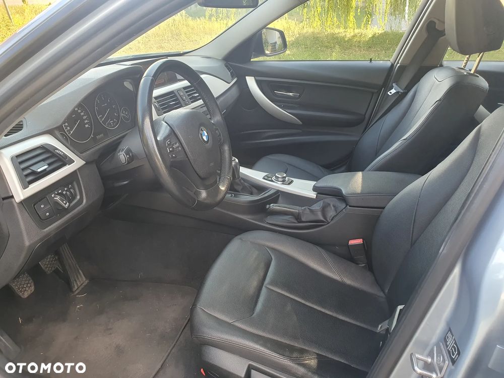 BMW Seria 3 318d - 11