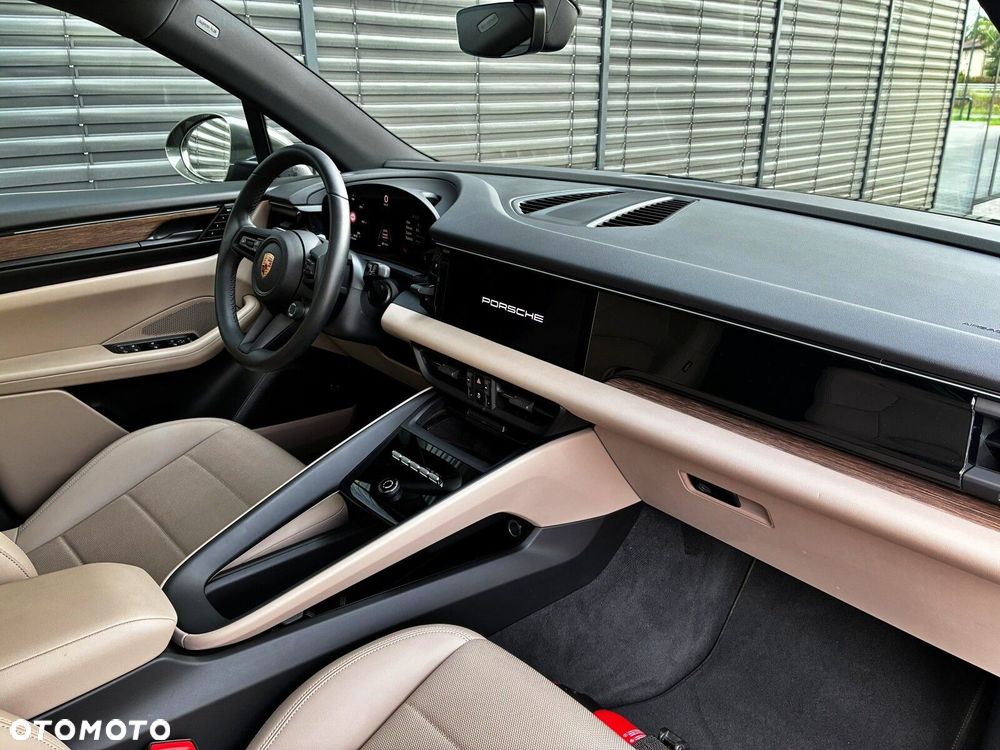 Porsche Macan - 36
