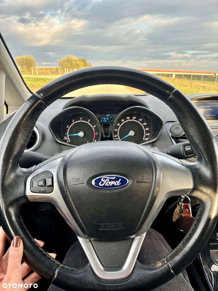 Ford Fiesta 1.0 EcoBoost Titanium - 25