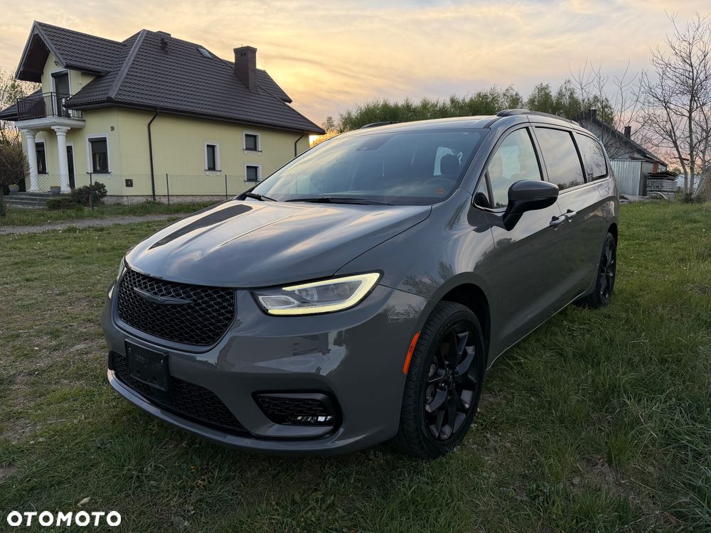 Chrysler Pacifica - 15