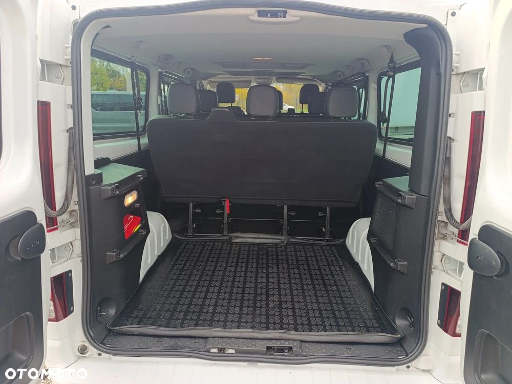Opel Vivaro - 10