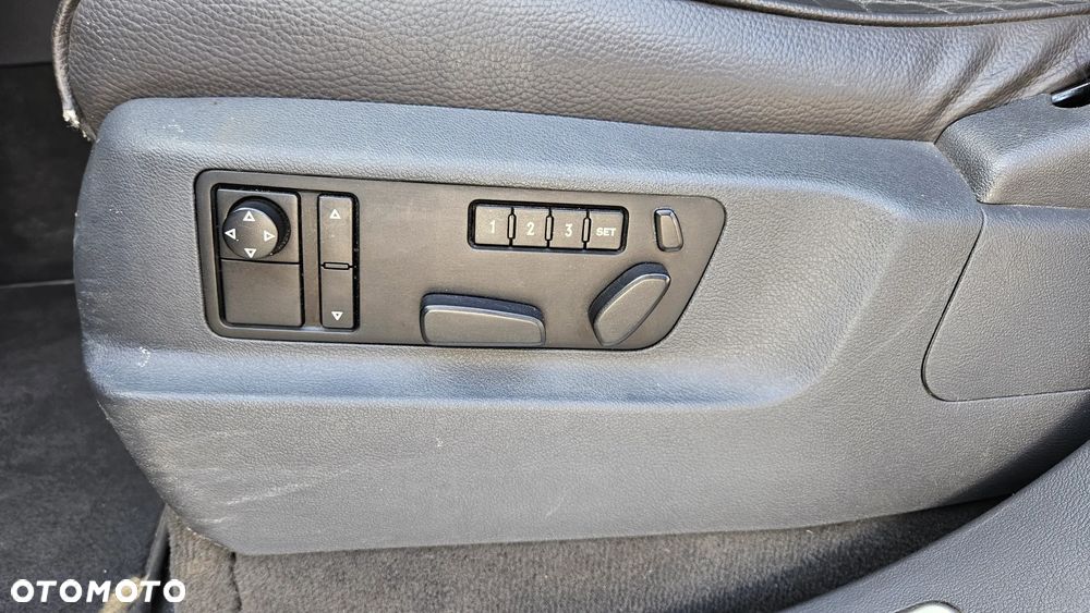 Volkswagen Touareg 4.2 V8 Automatik - 10