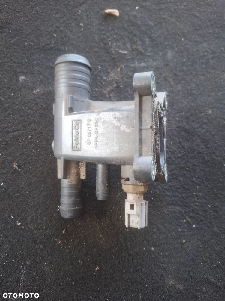 Ford Escape MK2 2,0 Króciec wody CJ5E 8K556 BB - 1