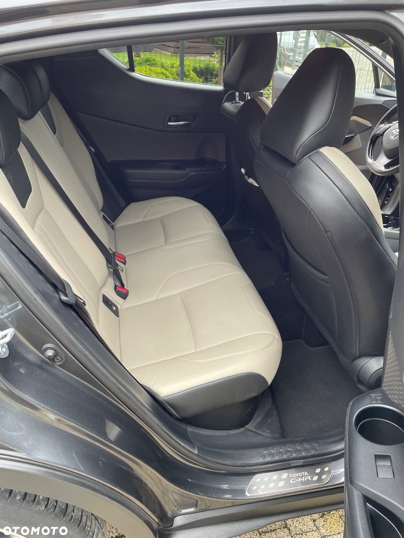 Toyota C-HR 2.0 Hybrid Executive - 5