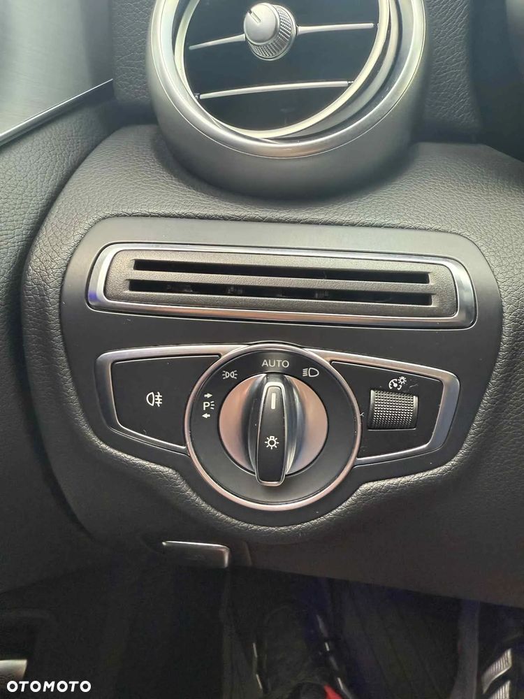 Mercedes-Benz Klasa C 300 4Matic 9G-TRONIC Avantgarde - 19