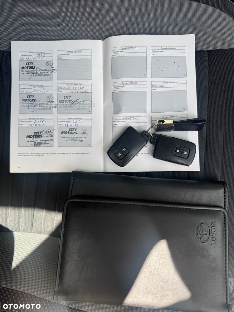 Toyota Auris - 11