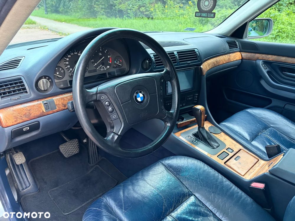 BMW Seria 7 - 8