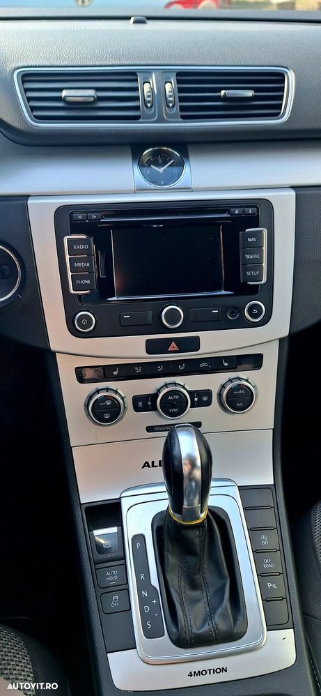 Volkswagen Passat 2.0 TDI 4Motion DSG BlueMotion Tech R-Line - 3