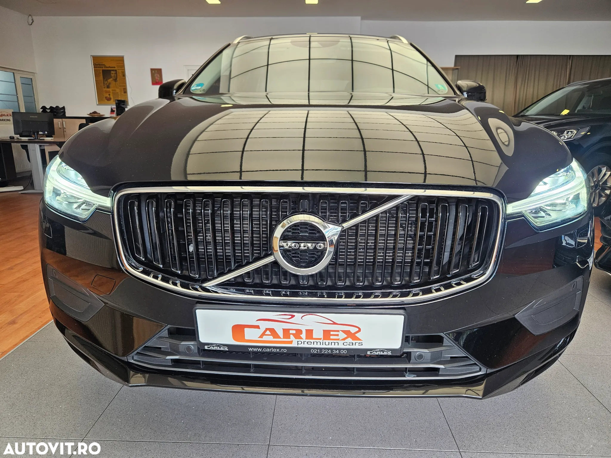 Volvo XC 60 B4 MHEV AT8 FWD Momentum Pro - 29