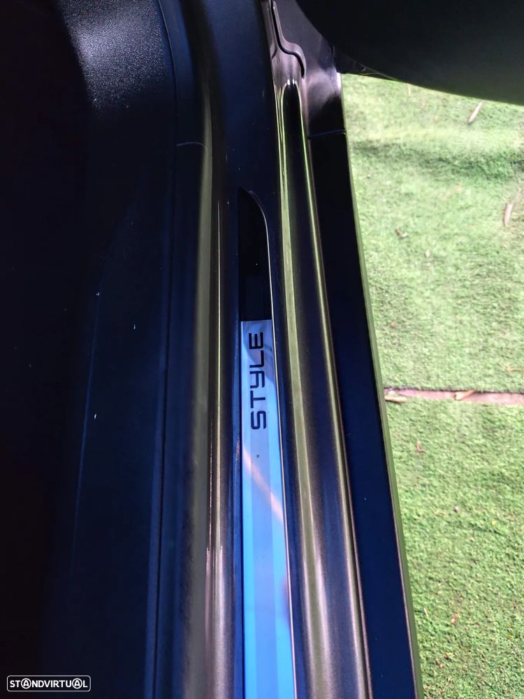 Peugeot 2008 1.6 BlueHDi Style - 53