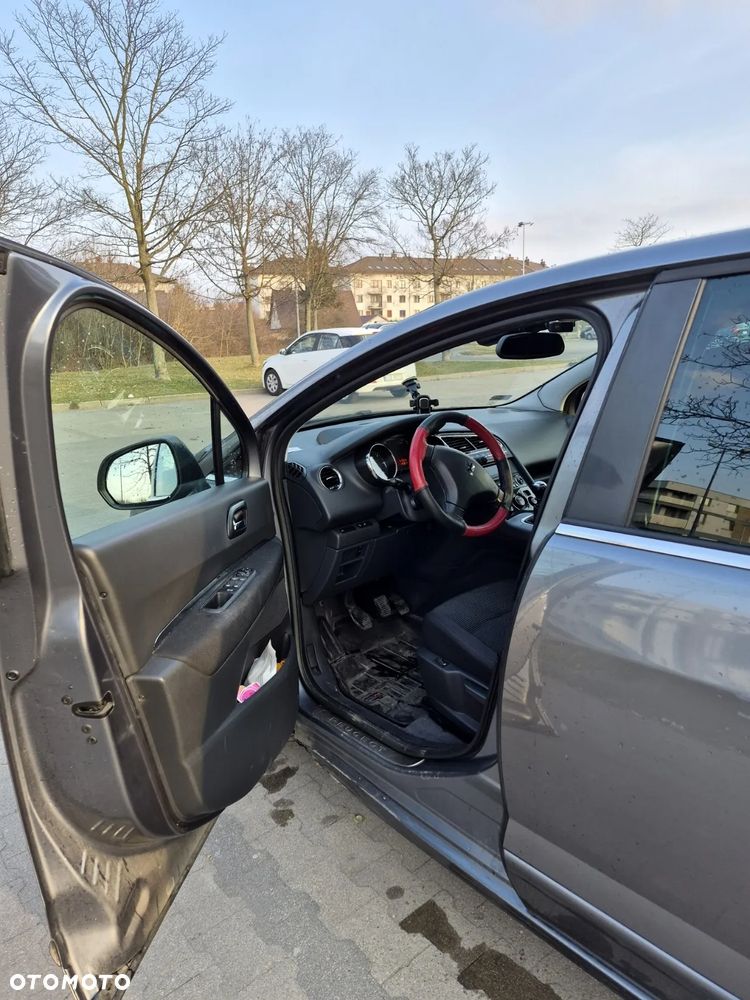 Peugeot 5008 - 10