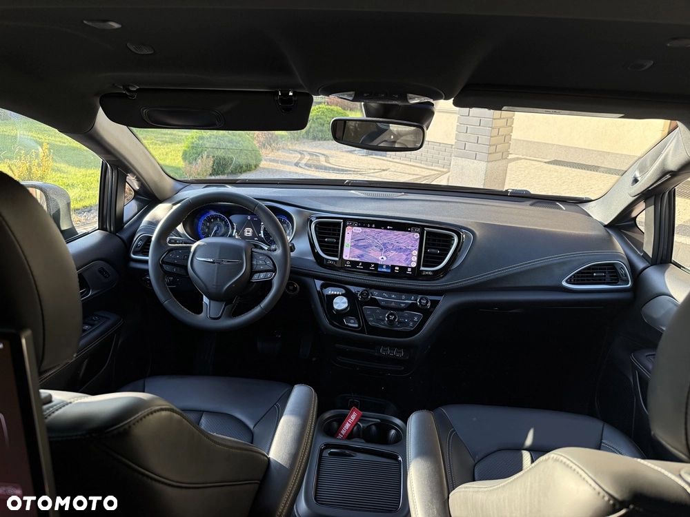 Chrysler Pacifica - 19