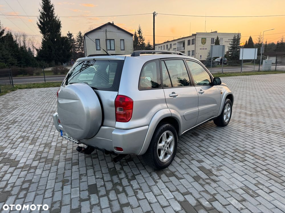 Toyota RAV4 D-4D 4x4 - 6