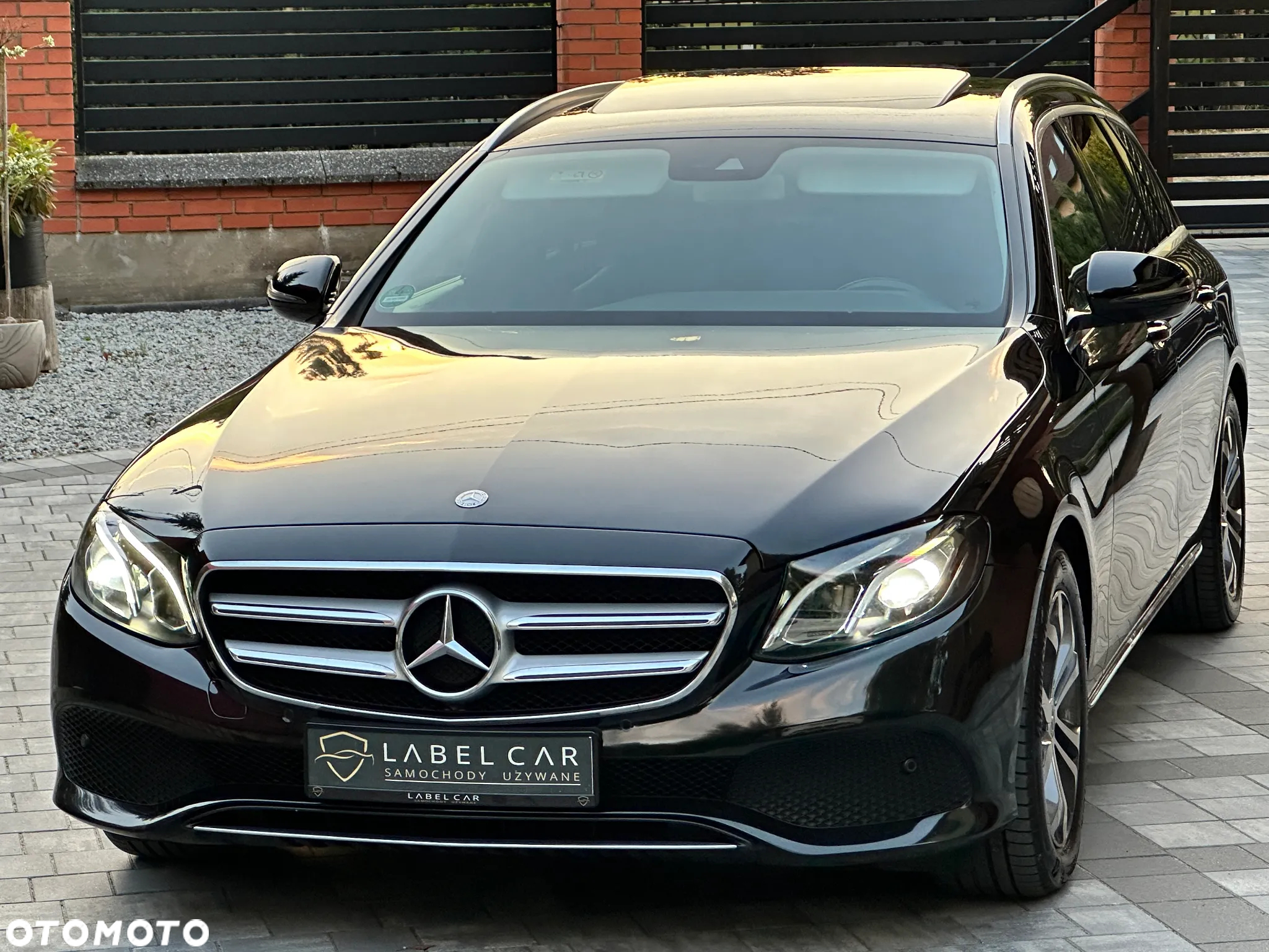 Mercedes-Benz Klasa E 220 d T 9G-TRONIC Avantgarde - 13