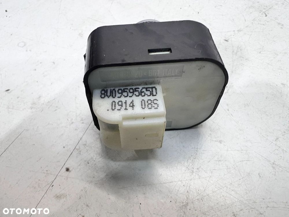 PRZEŁĄCZNIK WŁĄCZNIK SZYB AUDI A3 8V 8V0959851E KOMPLET 2/25 - 12