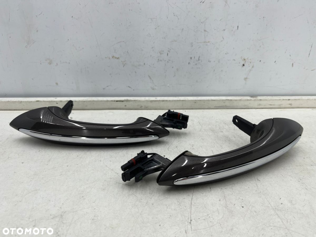 Klamka BMW F10 F01 F04 F06 F07 F12 F13 10-17r. prawa tylna przednia zewnętrzna rączka drzwi keyless - 1