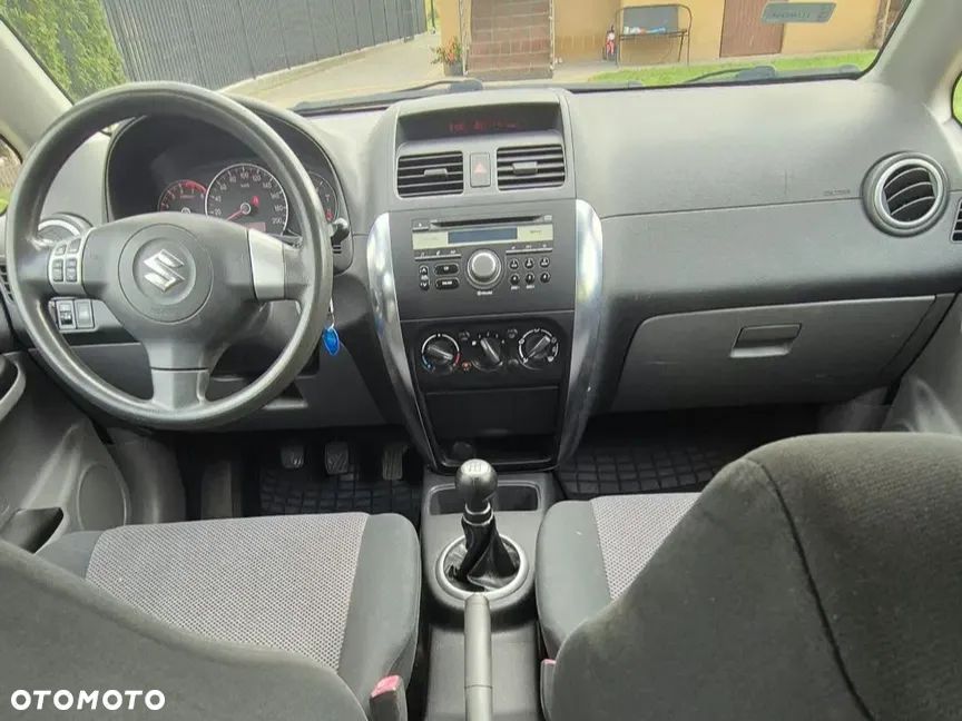 Suzuki SX4 1.5 - 10