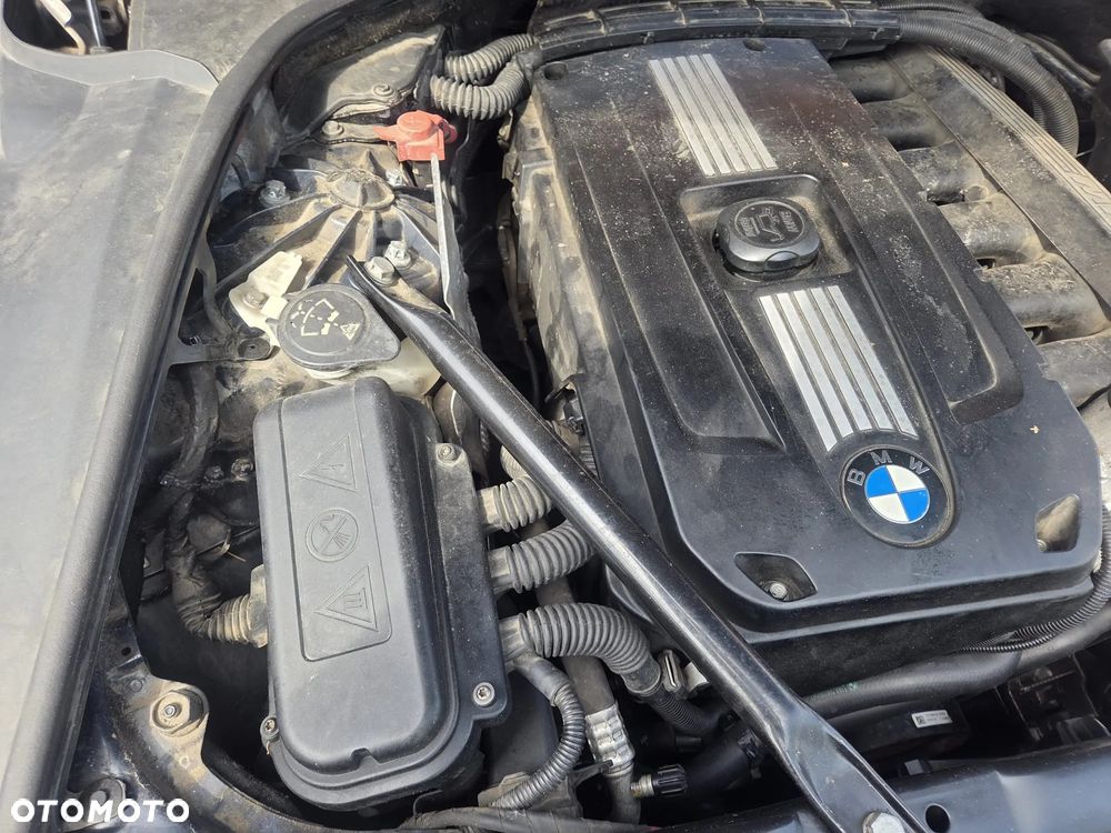 BMW Seria 5 528i - 23