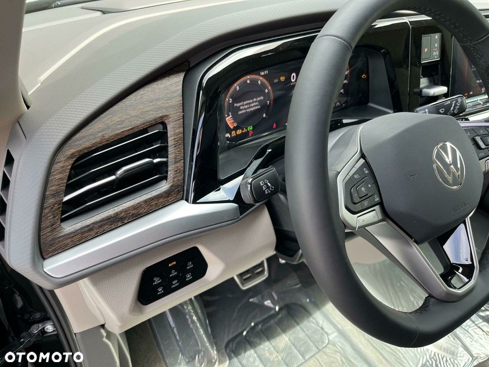 Volkswagen Multivan - 11